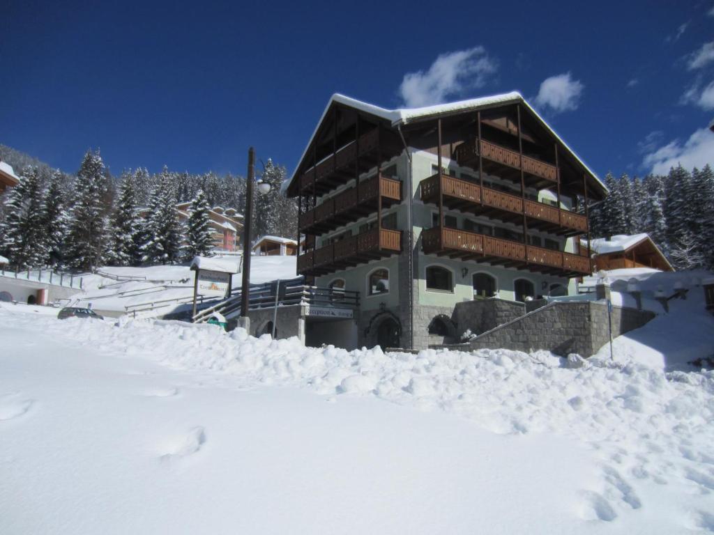 Rta Torre Del Brenta Aparthotel Madonna di Campiglio Exterior photo